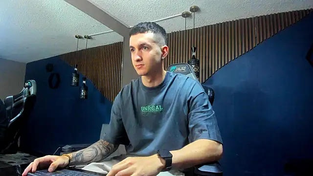 Snapshot of JacksonOlsenn chatting on January 28, 2025, 12:11 pm JacksonOlsenn online show from January 28, 2025, 12:11 pm