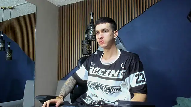 Snapshot of JacksonOlsenn chatting on February 9, 2025, 12:08 pm JacksonOlsenn online show from February 9, 2025, 12:08 pm