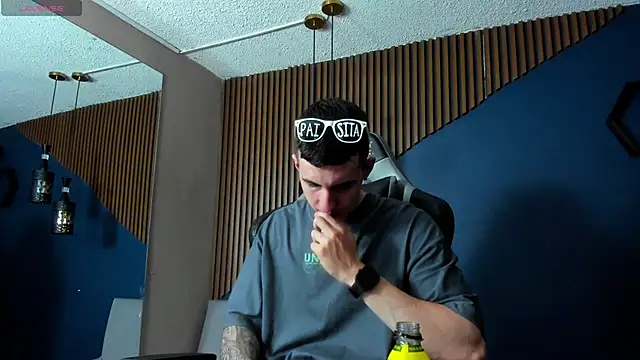 Snapshot of JacksonOlsenn chatting on February 28, 2025, 2:09 pm JacksonOlsenn online show from February 28, 2025, 2:09 pm