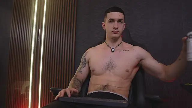 JacksonOlsenn online show from April 4, 2026, 8:28 pm