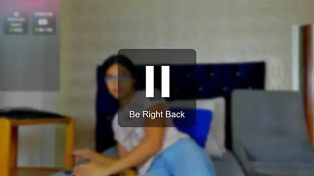 Snapshot of evelyn_wine chatting on January 24, 2025, 8:43 pm evelyn wine online show from January 24, 2025, 8:43 pm