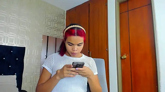Snapshot of evelyn_wine chatting on February 7, 2025, 10:20 pm evelyn wine online show from February 7, 2025, 10:20 pm
