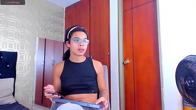 Snapshot of evelyn_wine chatting on March 8, 2025, 12:11 am evelyn wine online show from March 8, 2025, 12:11 am