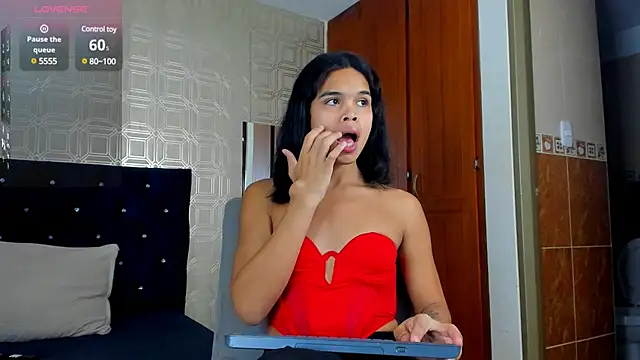 Snapshot of evelyn_wine chatting on March 14, 2025, 8:17 pm evelyn wine online show from March 14, 2025, 8:17 pm