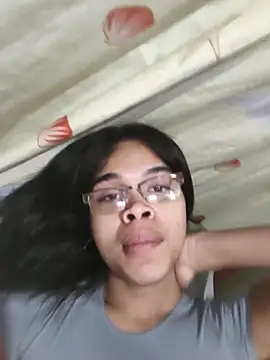 evelyn wine online show from November 26, 2025, 12:39 pm