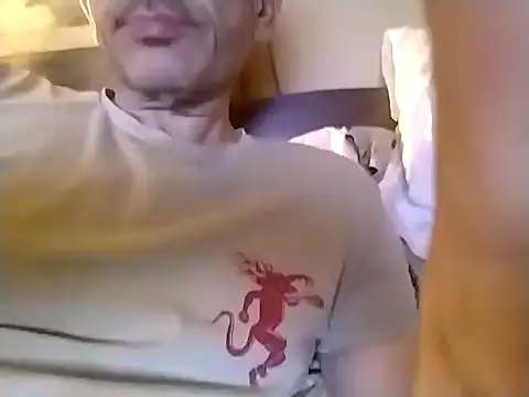 Snapshot of marcanthony6969xh chatting on October 20, 2025, 11:10 am marcanthony6969xh online show from October 20, 2025, 11:10 am