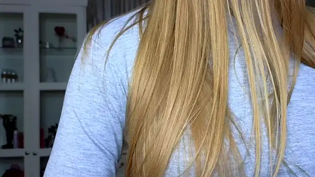 AnneFoxy online show from November 16, 2025, 7:47 am