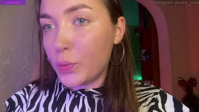 Snapshot of plushy_pixie chatting on December 5, 2024, 3:15 am plushy pixie online show from December 5, 2024, 3:15 am