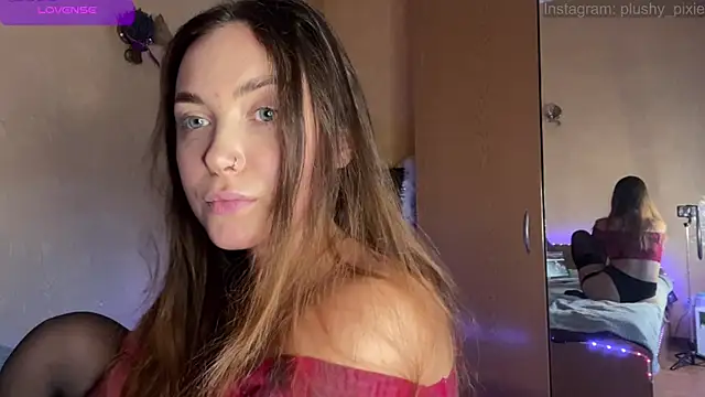 Snapshot of plushy_pixie chatting on December 7, 2024, 6:32 am plushy pixie online show from December 7, 2024, 6:32 am