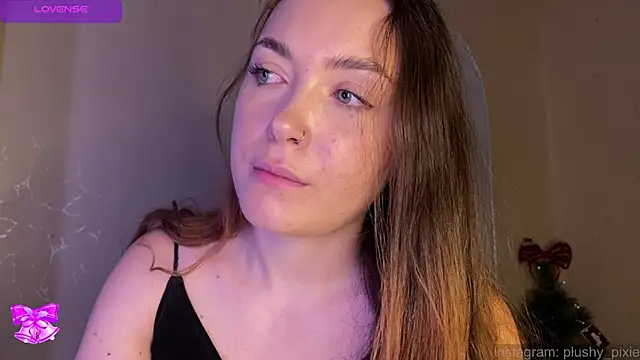 Snapshot of plushy_pixie chatting on December 21, 2024, 4:30 am plushy pixie online show from December 21, 2024, 4:30 am
