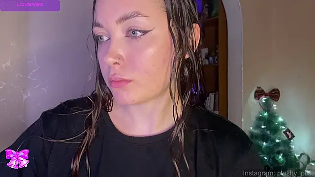 Snapshot of plushy_pixie chatting on December 22, 2024, 5:12 am plushy pixie online show from December 22, 2024, 5:12 am