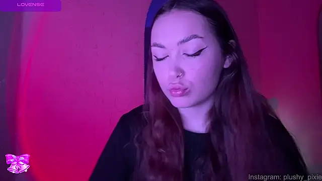 Snapshot of plushy_pixie chatting on December 23, 2024, 12:14 am plushy pixie online show from December 23, 2024, 12:14 am