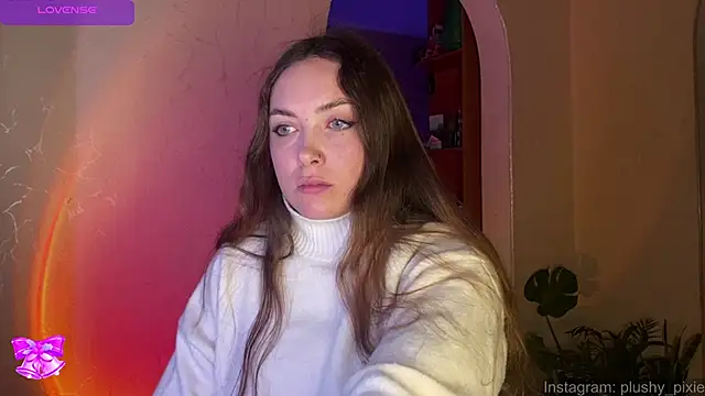 Snapshot of plushy_pixie chatting on January 4, 2025, 4:43 pm plushy pixie online show from January 4, 2025, 4:43 pm