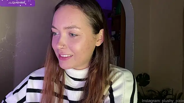 Snapshot of plushy_pixie chatting on January 5, 2025, 8:21 pm plushy pixie online show from January 5, 2025, 8:21 pm