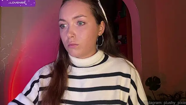 Snapshot of plushy_pixie chatting on January 6, 2025, 6:10 pm plushy pixie online show from January 6, 2025, 6:10 pm