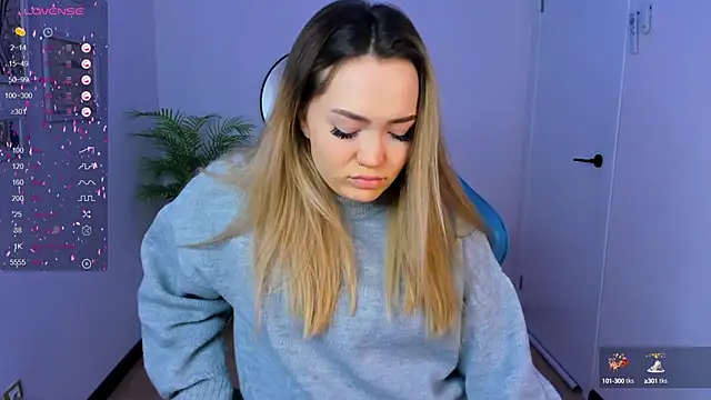 Snapshot of Evia_r0se chatting on January 5, 2025, 11:04 am Evia r0se online show from January 5, 2025, 11:04 am