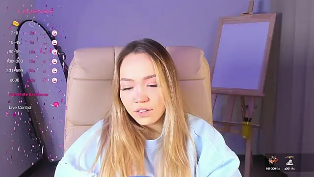 Snapshot of Evia_r0se chatting on January 14, 2025, 5:30 am Evia r0se online show from January 14, 2025, 5:30 am