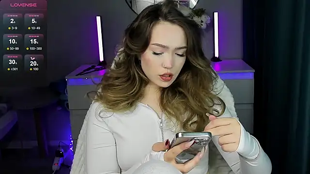 Snapshot of Evia_r0se chatting on September 17, 2025, 3:46 pm Evia r0se online show from September 17, 2025, 3:46 pm