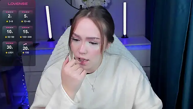 Evia r0se online show from December 2, 2025, 5:19 pm