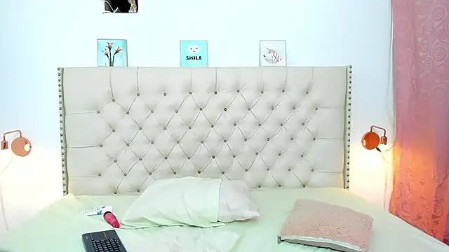 Snapshot of Kim_Eli chatting on December 23, 2024, 10:55 pm Kim Eli online show from December 23, 2024, 10:55 pm