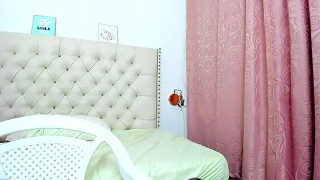 Snapshot of Kim_Eli chatting on January 6, 2025, 10:47 pm Kim Eli online show from January 6, 2025, 10:47 pm