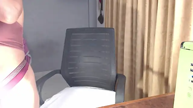 SusanLeroy online show from November 28, 2025, 9:23 am