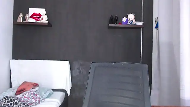 SusanLeroy online show from March 29, 2026, 10:04 am