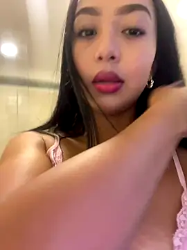 SOPHIACANDY19  online show from November 5, 2025, 11:16 pm