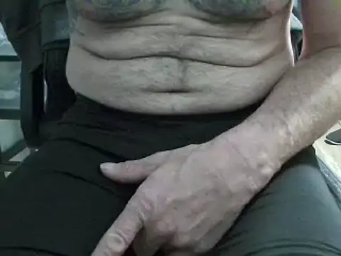 overaveragefreak4you online show from December 15, 2024, 10:07 am