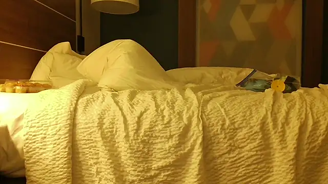 overaveragefreak4you online show from September 22, 2025, 9:22 am