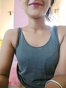 MISSQUEEN48 online show from May 26, 2026, 7:04 am