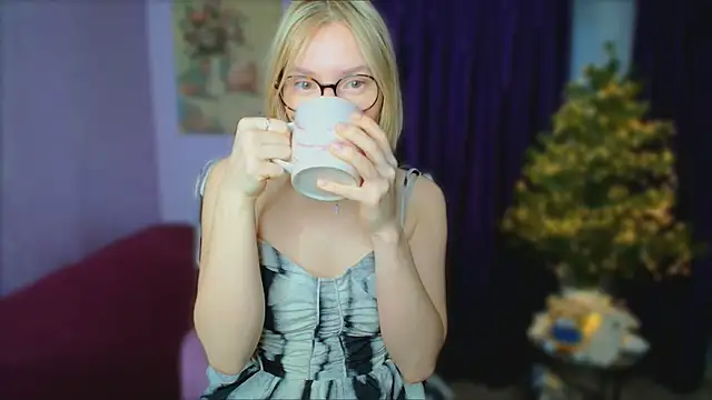 TaylorBre online show from December 17, 2025, 6:52 am