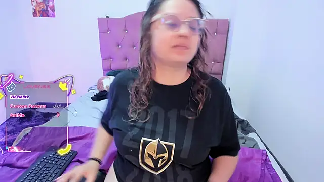 AnnieBigBoobs online show from December 16, 2025, 10:04 pm