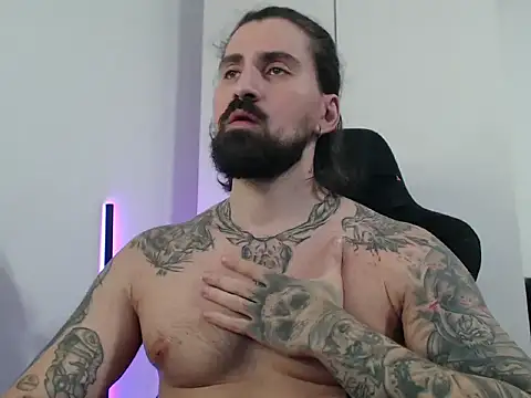 MateoHunk online show from November 8, 2025, 5:56 pm