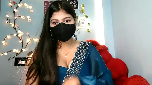 Reena Singh53 online show from November 15, 2025, 1:18 pm