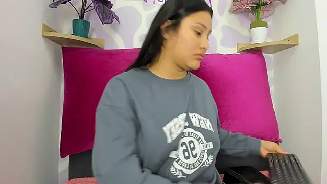 Little Ivy online show from September 20, 2025, 1:45 pm