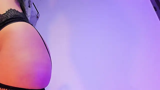 Snapshot of Monica_lopez chatting on January 8, 2025, 1:21 am Monica lopez online show from January 8, 2025, 1:21 am