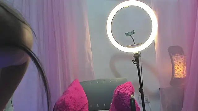 Snapshot of Monica_lopez chatting on January 17, 2025, 7:27 pm Monica lopez online show from January 17, 2025, 7:27 pm