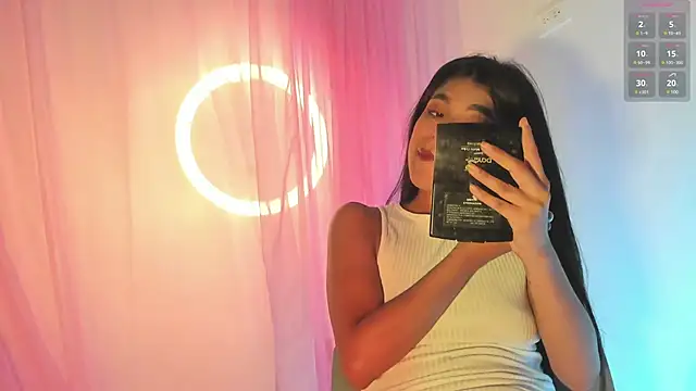 Snapshot of Monica_lopez chatting on February 5, 2025, 7:31 pm Monica lopez online show from February 5, 2025, 7:31 pm