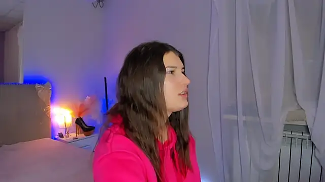 Laura Leee online show from February 12, 2026, 6:08 am