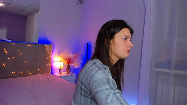 Laura Leee online show from March 7, 2026, 5:48 am