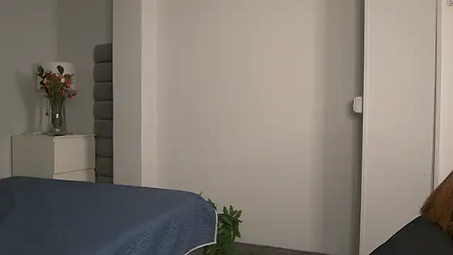 Madie  collins online show from April 8, 2026, 12:05 pm