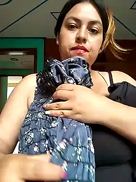 Snapshot of DULCE__26 chatting on February 6, 2025, 12:05 pm DULCE  26 online show from February 6, 2025, 12:05 pm