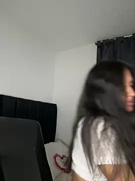 Snapshot of Dulceeany chatting on January 21, 2025, 3:59 am Dulceeany online show from January 21, 2025, 3:59 am