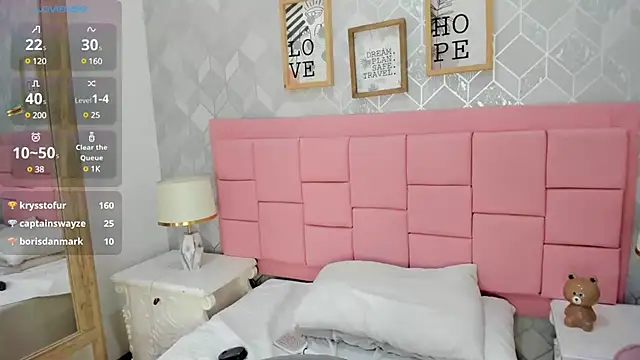 Snapshot of martina_rivera_ chatting on December 18, 2024, 2:49 pm martina rivera online show from December 18, 2024, 2:49 pm