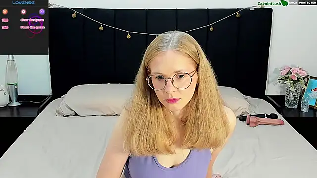 Snapshot of CatmintLush chatting on May 28, 2026, 11:46 pm CatmintLush online show from May 28, 2026, 11:46 pm