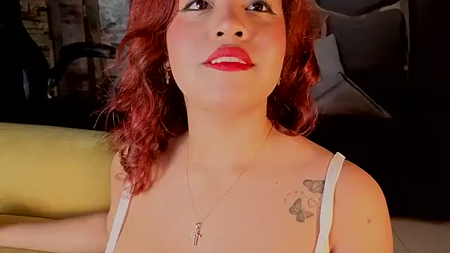 Estrella05  online show from October 24, 2025, 4:53 am