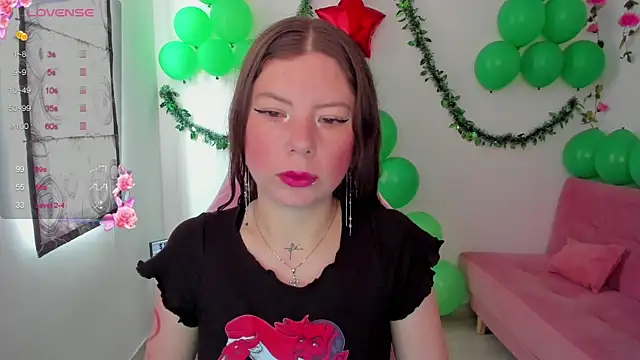 Snapshot of Susana_garcia_ chatting on December 12, 2024, 3:27 pm Susana garcia  online show from December 12, 2024, 3:27 pm