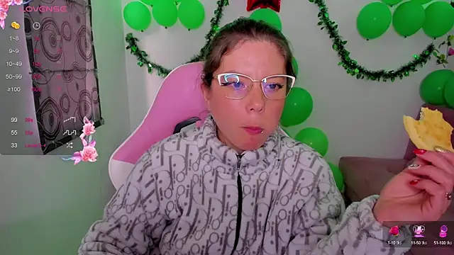 Snapshot of Susana_garcia_ chatting on December 13, 2024, 10:23 pm Susana garcia  online show from December 13, 2024, 10:23 pm