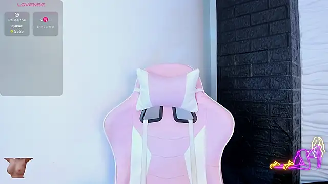 Bella reaset18 online show from December 5, 2024, 6:55 pm